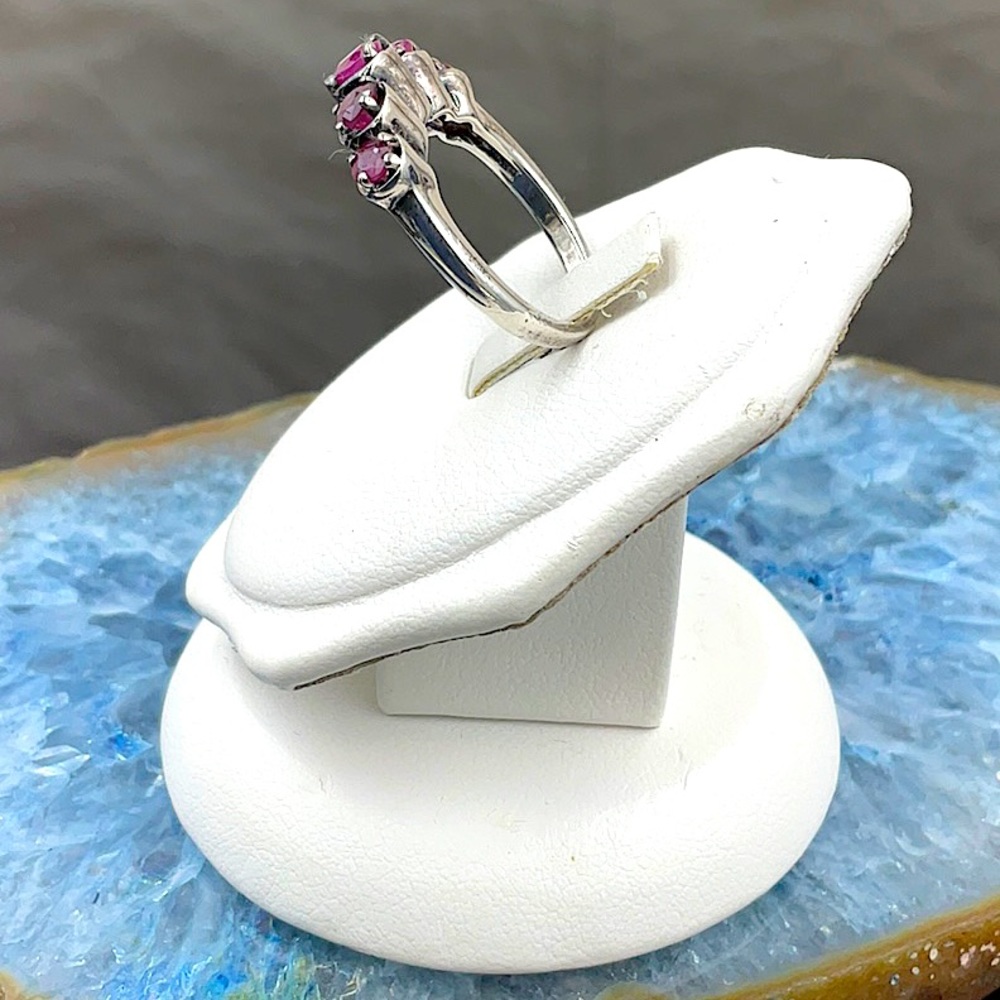 Sterling Silver Ring With Prong Set Natural Ruby Gemstones Size 6.25 - Picture 2 of 9